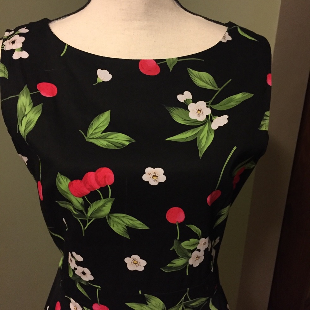 Retro fit-and-flare dress with fun cherry print 🍒 - Picture 8 of 8